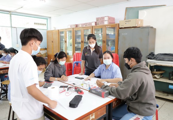 ภาพกิจกรรม  คณะวิทยาศาสตร์และเทคโนโลยี จัดค่ายวิทยาศาสตร์สัญจรโรงเรียนทุ่งทรายวิทยา