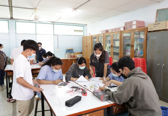 ภาพกิจกรรม  คณะวิทยาศาสตร์และเทคโนโลยี จัดค่ายวิทยาศาสตร์สัญจรโรงเรียนทุ่งทรายวิทยา