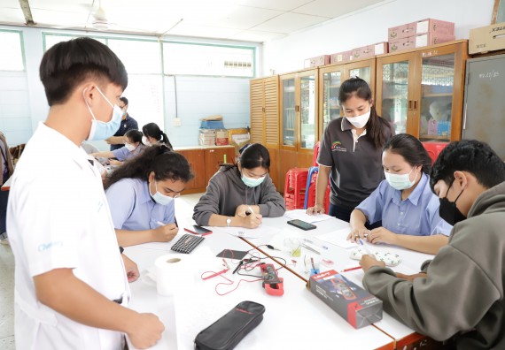 ภาพกิจกรรม  คณะวิทยาศาสตร์และเทคโนโลยี จัดค่ายวิทยาศาสตร์สัญจรโรงเรียนทุ่งทรายวิทยา