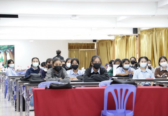 ภาพกิจกรรม  คณะวิทยาศาสตร์และเทคโนโลยี จัดค่ายวิทยาศาสตร์สัญจรโรงเรียนทุ่งทรายวิทยา