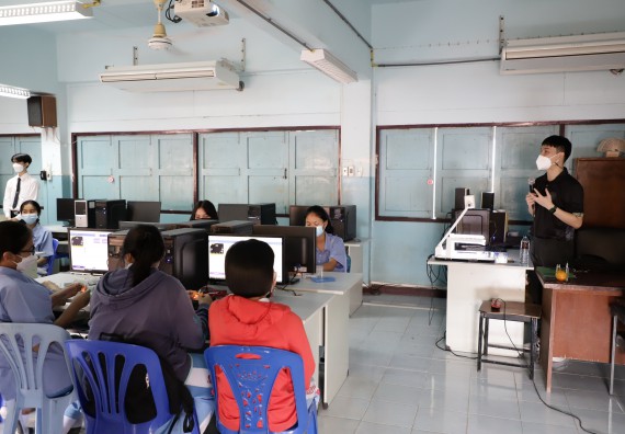 ภาพกิจกรรม  คณะวิทยาศาสตร์และเทคโนโลยี จัดค่ายวิทยาศาสตร์สัญจรโรงเรียนทุ่งทรายวิทยา