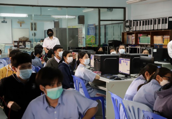 ภาพกิจกรรม  คณะวิทยาศาสตร์และเทคโนโลยี จัดค่ายวิทยาศาสตร์สัญจรโรงเรียนทุ่งทรายวิทยา