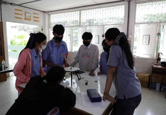 ภาพกิจกรรม  คณะวิทยาศาสตร์และเทคโนโลยี จัดค่ายวิทยาศาสตร์สัญจรโรงเรียนทุ่งทรายวิทยา