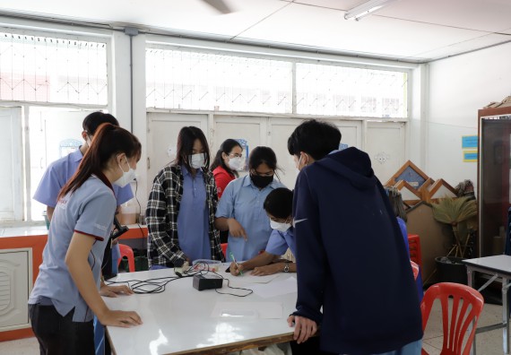 ภาพกิจกรรม  คณะวิทยาศาสตร์และเทคโนโลยี จัดค่ายวิทยาศาสตร์สัญจรโรงเรียนทุ่งทรายวิทยา