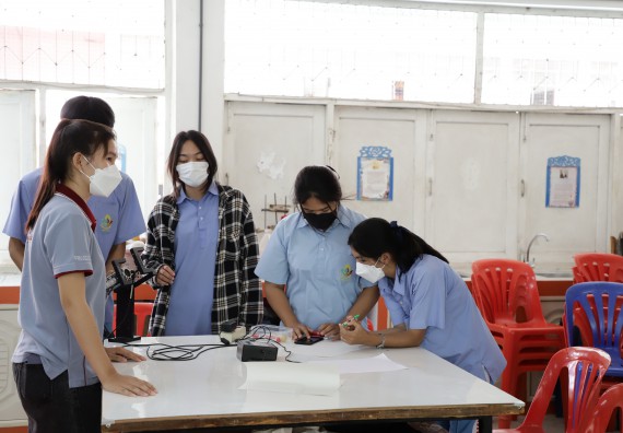 ภาพกิจกรรม  คณะวิทยาศาสตร์และเทคโนโลยี จัดค่ายวิทยาศาสตร์สัญจรโรงเรียนทุ่งทรายวิทยา