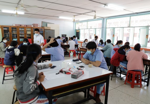 ภาพกิจกรรม  คณะวิทยาศาสตร์และเทคโนโลยี จัดค่ายวิทยาศาสตร์สัญจรโรงเรียนทุ่งทรายวิทยา