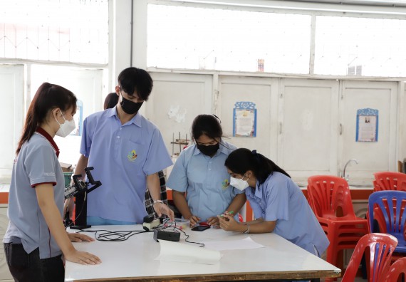 ภาพกิจกรรม  คณะวิทยาศาสตร์และเทคโนโลยี จัดค่ายวิทยาศาสตร์สัญจรโรงเรียนทุ่งทรายวิทยา