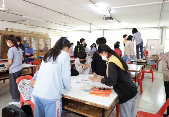 ภาพกิจกรรม  คณะวิทยาศาสตร์และเทคโนโลยี จัดค่ายวิทยาศาสตร์สัญจรโรงเรียนทุ่งทรายวิทยา