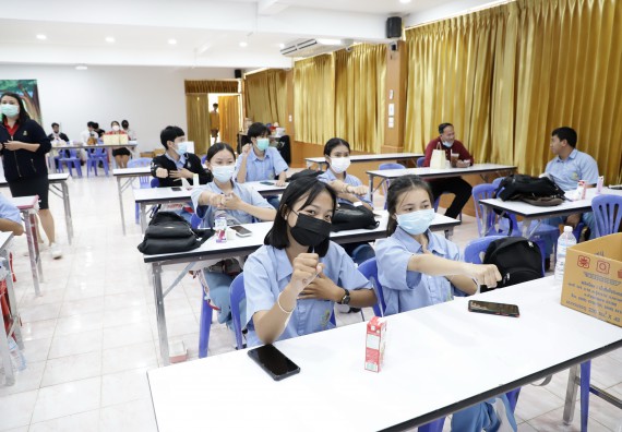 ภาพกิจกรรม  คณะวิทยาศาสตร์และเทคโนโลยี จัดค่ายวิทยาศาสตร์สัญจรโรงเรียนทุ่งทรายวิทยา