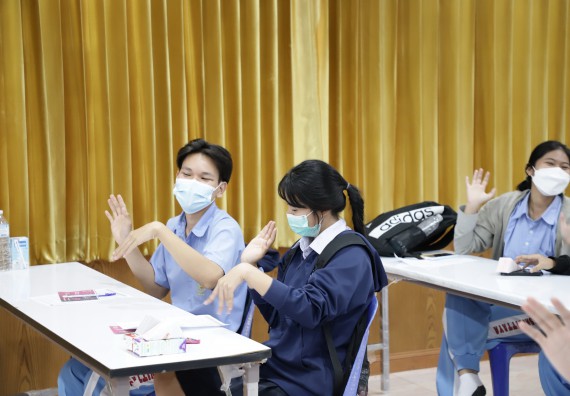 ภาพกิจกรรม  คณะวิทยาศาสตร์และเทคโนโลยี จัดค่ายวิทยาศาสตร์สัญจรโรงเรียนทุ่งทรายวิทยา