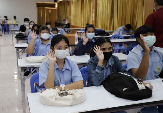 ภาพกิจกรรม  คณะวิทยาศาสตร์และเทคโนโลยี จัดค่ายวิทยาศาสตร์สัญจรโรงเรียนทุ่งทรายวิทยา