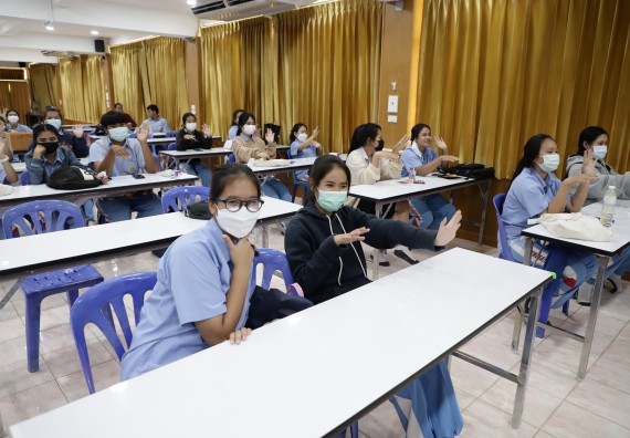 ภาพกิจกรรม  คณะวิทยาศาสตร์และเทคโนโลยี จัดค่ายวิทยาศาสตร์สัญจรโรงเรียนทุ่งทรายวิทยา