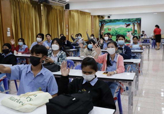 ภาพกิจกรรม  คณะวิทยาศาสตร์และเทคโนโลยี จัดค่ายวิทยาศาสตร์สัญจรโรงเรียนทุ่งทรายวิทยา