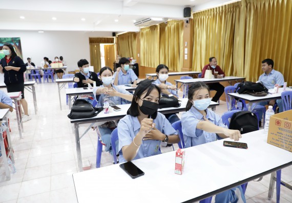 ภาพกิจกรรม  คณะวิทยาศาสตร์และเทคโนโลยี จัดค่ายวิทยาศาสตร์สัญจรโรงเรียนทุ่งทรายวิทยา