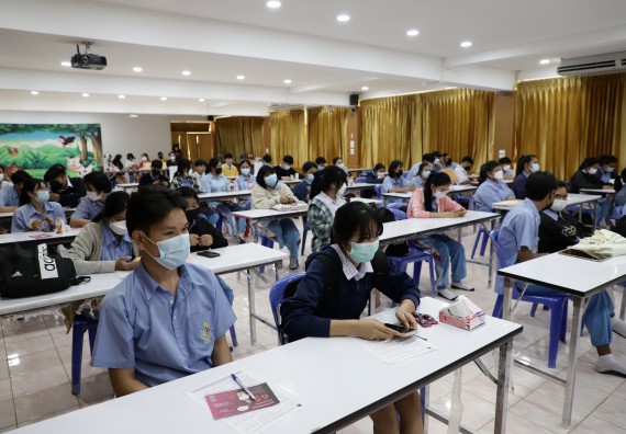 ภาพกิจกรรม  คณะวิทยาศาสตร์และเทคโนโลยี จัดค่ายวิทยาศาสตร์สัญจรโรงเรียนทุ่งทรายวิทยา