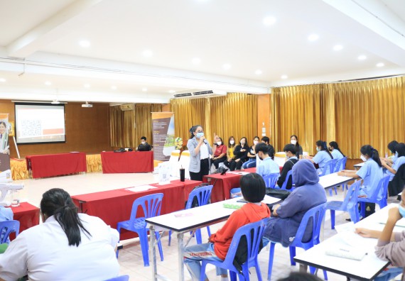 ภาพกิจกรรม  คณะวิทยาศาสตร์และเทคโนโลยี จัดค่ายวิทยาศาสตร์สัญจรโรงเรียนทุ่งทรายวิทยา