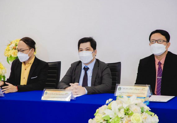 ภาพกิจกรรม  คณะวิทยาศาสตร์และเทคโนโลยี จัดพิธีลงนามความร่วมมือทางวิชาการคณะวิทยาศาสตร์และเทคโนโลยี กลุ่มมหาวิทยาลัยราชภัฏ 4 สถาบัน