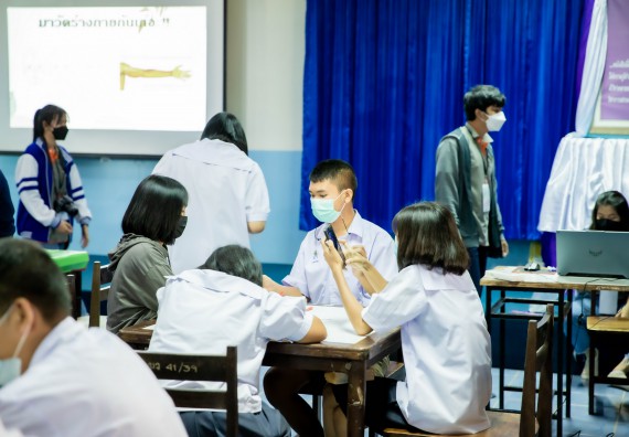 ภาพกิจกรรม  คณะวิทยาศาสตร์และเทคโนโลยี จัดค่ายวิทยาศาสตร์สัญจรโรงเรียนบ่อแก้ววิทยา 