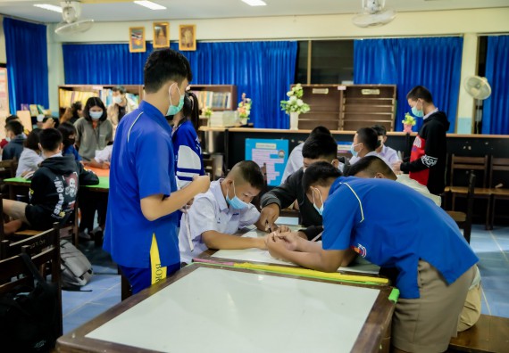 ภาพกิจกรรม  คณะวิทยาศาสตร์และเทคโนโลยี จัดค่ายวิทยาศาสตร์สัญจรโรงเรียนบ่อแก้ววิทยา 