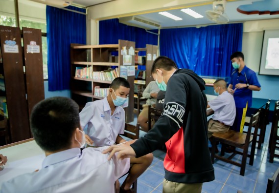 ภาพกิจกรรม  คณะวิทยาศาสตร์และเทคโนโลยี จัดค่ายวิทยาศาสตร์สัญจรโรงเรียนบ่อแก้ววิทยา 