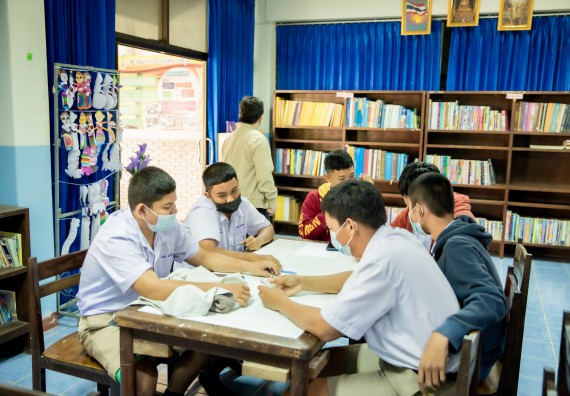 ภาพกิจกรรม  คณะวิทยาศาสตร์และเทคโนโลยี จัดค่ายวิทยาศาสตร์สัญจรโรงเรียนบ่อแก้ววิทยา 