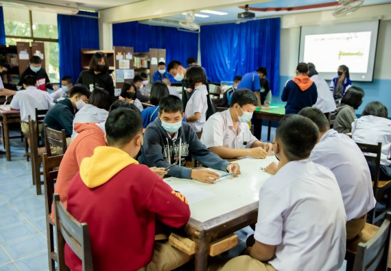 ภาพกิจกรรม  คณะวิทยาศาสตร์และเทคโนโลยี จัดค่ายวิทยาศาสตร์สัญจรโรงเรียนบ่อแก้ววิทยา 