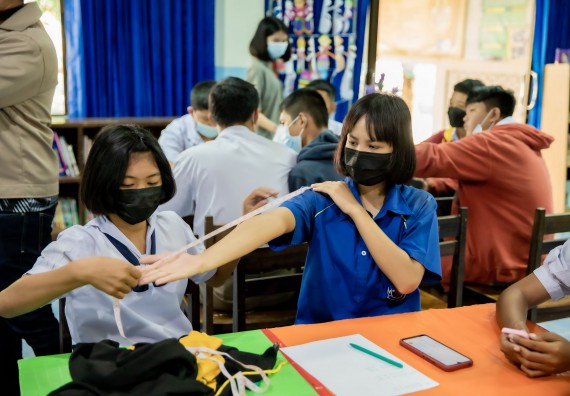 ภาพกิจกรรม  คณะวิทยาศาสตร์และเทคโนโลยี จัดค่ายวิทยาศาสตร์สัญจรโรงเรียนบ่อแก้ววิทยา 
