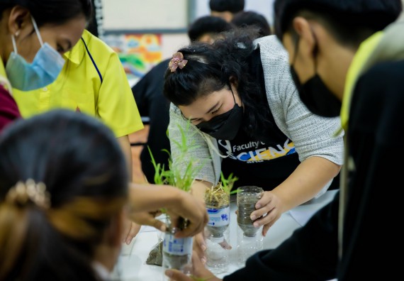 ภาพกิจกรรม  คณะวิทยาศาสตร์และเทคโนโลยี จัดค่ายวิทยาศาสตร์สัญจรโรงเรียนบ่อแก้ววิทยา 
