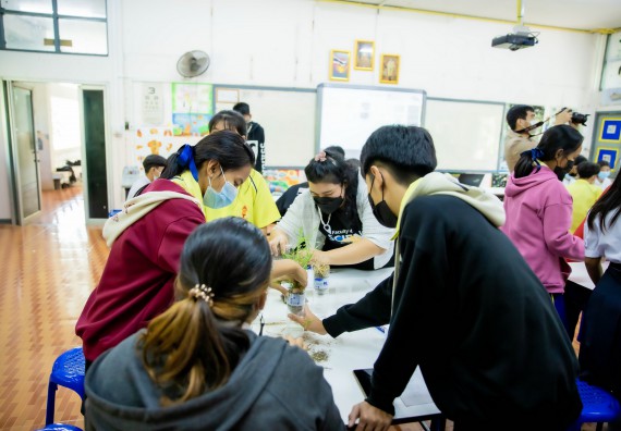 ภาพกิจกรรม  คณะวิทยาศาสตร์และเทคโนโลยี จัดค่ายวิทยาศาสตร์สัญจรโรงเรียนบ่อแก้ววิทยา 