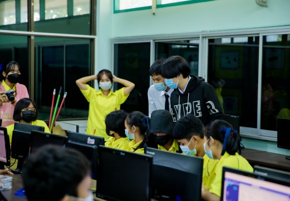 ภาพกิจกรรม  คณะวิทยาศาสตร์และเทคโนโลยี จัดค่ายวิทยาศาสตร์สัญจรโรงเรียนบ่อแก้ววิทยา 