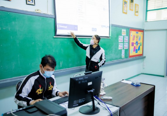 ภาพกิจกรรม  คณะวิทยาศาสตร์และเทคโนโลยี จัดค่ายวิทยาศาสตร์สัญจรโรงเรียนบ่อแก้ววิทยา 