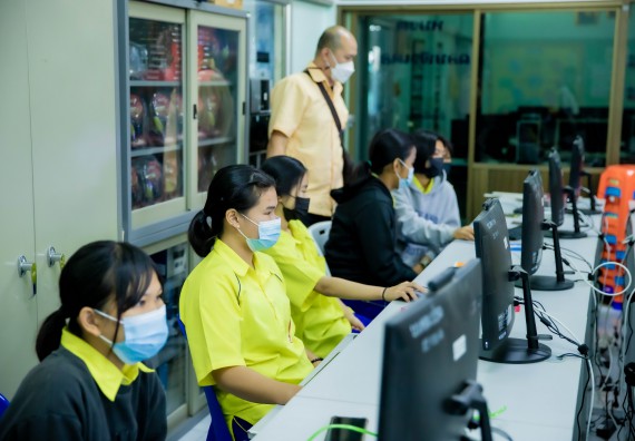 ภาพกิจกรรม  คณะวิทยาศาสตร์และเทคโนโลยี จัดค่ายวิทยาศาสตร์สัญจรโรงเรียนบ่อแก้ววิทยา 