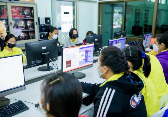 ภาพกิจกรรม  คณะวิทยาศาสตร์และเทคโนโลยี จัดค่ายวิทยาศาสตร์สัญจรโรงเรียนบ่อแก้ววิทยา 