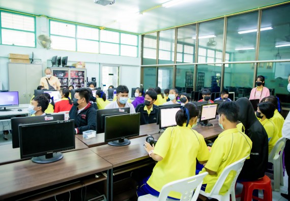 ภาพกิจกรรม  คณะวิทยาศาสตร์และเทคโนโลยี จัดค่ายวิทยาศาสตร์สัญจรโรงเรียนบ่อแก้ววิทยา 