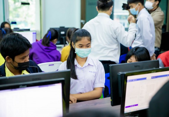 ภาพกิจกรรม  คณะวิทยาศาสตร์และเทคโนโลยี จัดค่ายวิทยาศาสตร์สัญจรโรงเรียนบ่อแก้ววิทยา 