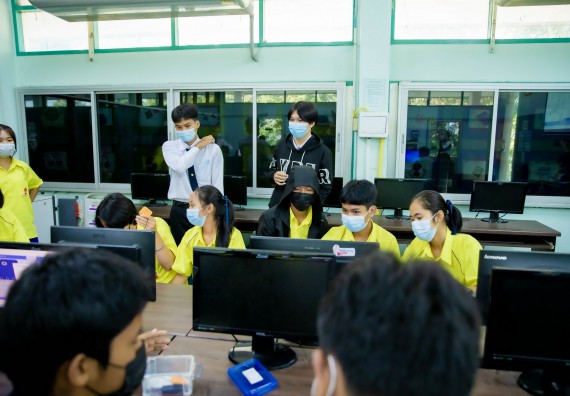 ภาพกิจกรรม  คณะวิทยาศาสตร์และเทคโนโลยี จัดค่ายวิทยาศาสตร์สัญจรโรงเรียนบ่อแก้ววิทยา 