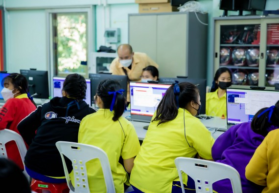 ภาพกิจกรรม  คณะวิทยาศาสตร์และเทคโนโลยี จัดค่ายวิทยาศาสตร์สัญจรโรงเรียนบ่อแก้ววิทยา 