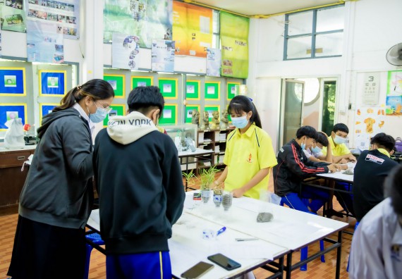 ภาพกิจกรรม  คณะวิทยาศาสตร์และเทคโนโลยี จัดค่ายวิทยาศาสตร์สัญจรโรงเรียนบ่อแก้ววิทยา 