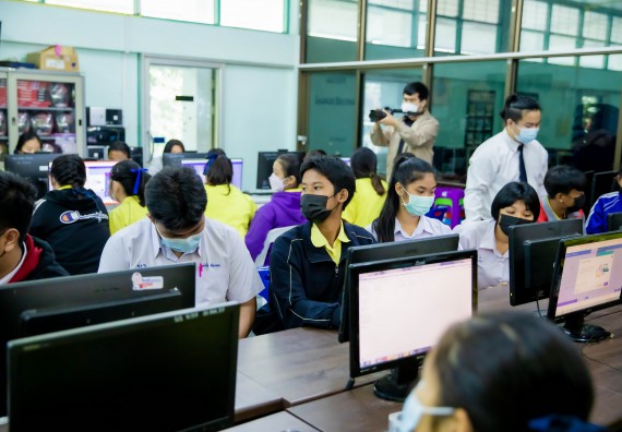 ภาพกิจกรรม  คณะวิทยาศาสตร์และเทคโนโลยี จัดค่ายวิทยาศาสตร์สัญจรโรงเรียนบ่อแก้ววิทยา 