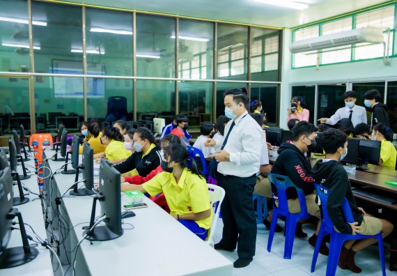 ภาพกิจกรรม  คณะวิทยาศาสตร์และเทคโนโลยี จัดค่ายวิทยาศาสตร์สัญจรโรงเรียนบ่อแก้ววิทยา 