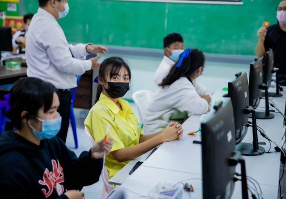 ภาพกิจกรรม  คณะวิทยาศาสตร์และเทคโนโลยี จัดค่ายวิทยาศาสตร์สัญจรโรงเรียนบ่อแก้ววิทยา 