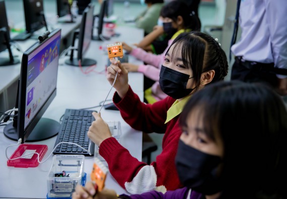 ภาพกิจกรรม  คณะวิทยาศาสตร์และเทคโนโลยี จัดค่ายวิทยาศาสตร์สัญจรโรงเรียนบ่อแก้ววิทยา 