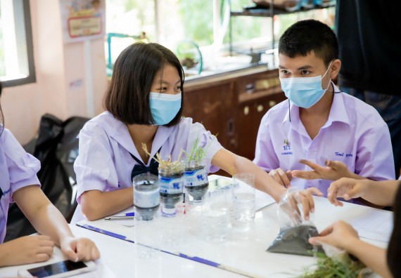 ภาพกิจกรรม  คณะวิทยาศาสตร์และเทคโนโลยี จัดค่ายวิทยาศาสตร์สัญจรโรงเรียนบ่อแก้ววิทยา 