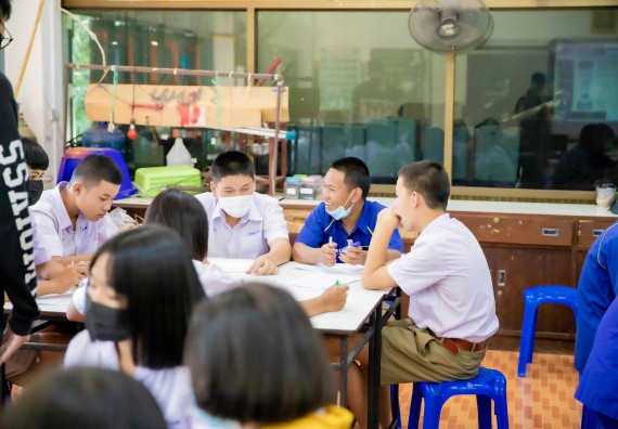 ภาพกิจกรรม  คณะวิทยาศาสตร์และเทคโนโลยี จัดค่ายวิทยาศาสตร์สัญจรโรงเรียนบ่อแก้ววิทยา 