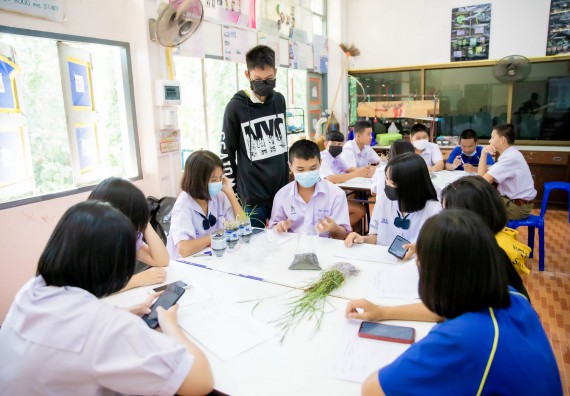 ภาพกิจกรรม  คณะวิทยาศาสตร์และเทคโนโลยี จัดค่ายวิทยาศาสตร์สัญจรโรงเรียนบ่อแก้ววิทยา 