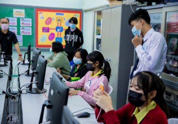 ภาพกิจกรรม  คณะวิทยาศาสตร์และเทคโนโลยี จัดค่ายวิทยาศาสตร์สัญจรโรงเรียนบ่อแก้ววิทยา 