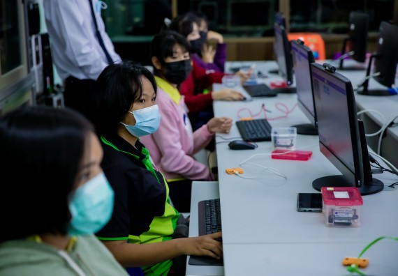 ภาพกิจกรรม  คณะวิทยาศาสตร์และเทคโนโลยี จัดค่ายวิทยาศาสตร์สัญจรโรงเรียนบ่อแก้ววิทยา 