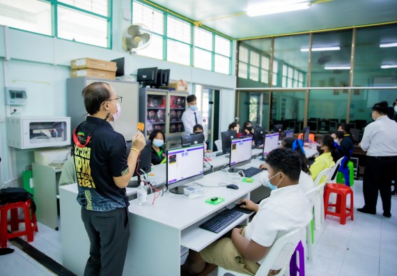 ภาพกิจกรรม  คณะวิทยาศาสตร์และเทคโนโลยี จัดค่ายวิทยาศาสตร์สัญจรโรงเรียนบ่อแก้ววิทยา 