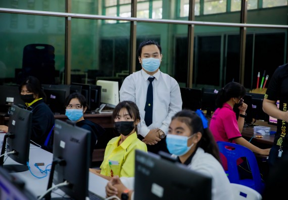 ภาพกิจกรรม  คณะวิทยาศาสตร์และเทคโนโลยี จัดค่ายวิทยาศาสตร์สัญจรโรงเรียนบ่อแก้ววิทยา 