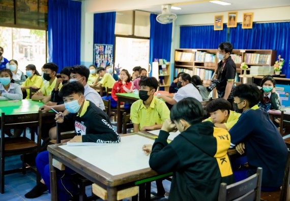 ภาพกิจกรรม  คณะวิทยาศาสตร์และเทคโนโลยี จัดค่ายวิทยาศาสตร์สัญจรโรงเรียนบ่อแก้ววิทยา 